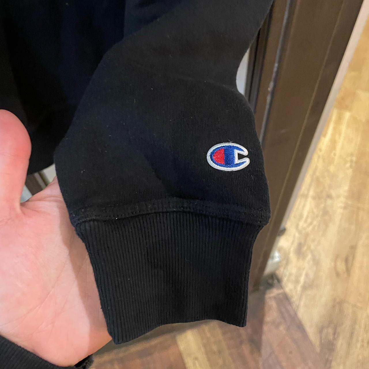 SWT549F - Vintage Retro Essential Black Champion Crewneck Jumper Sweatshirt with embroidered logo #90s #sportswear #essential #y2k #champion