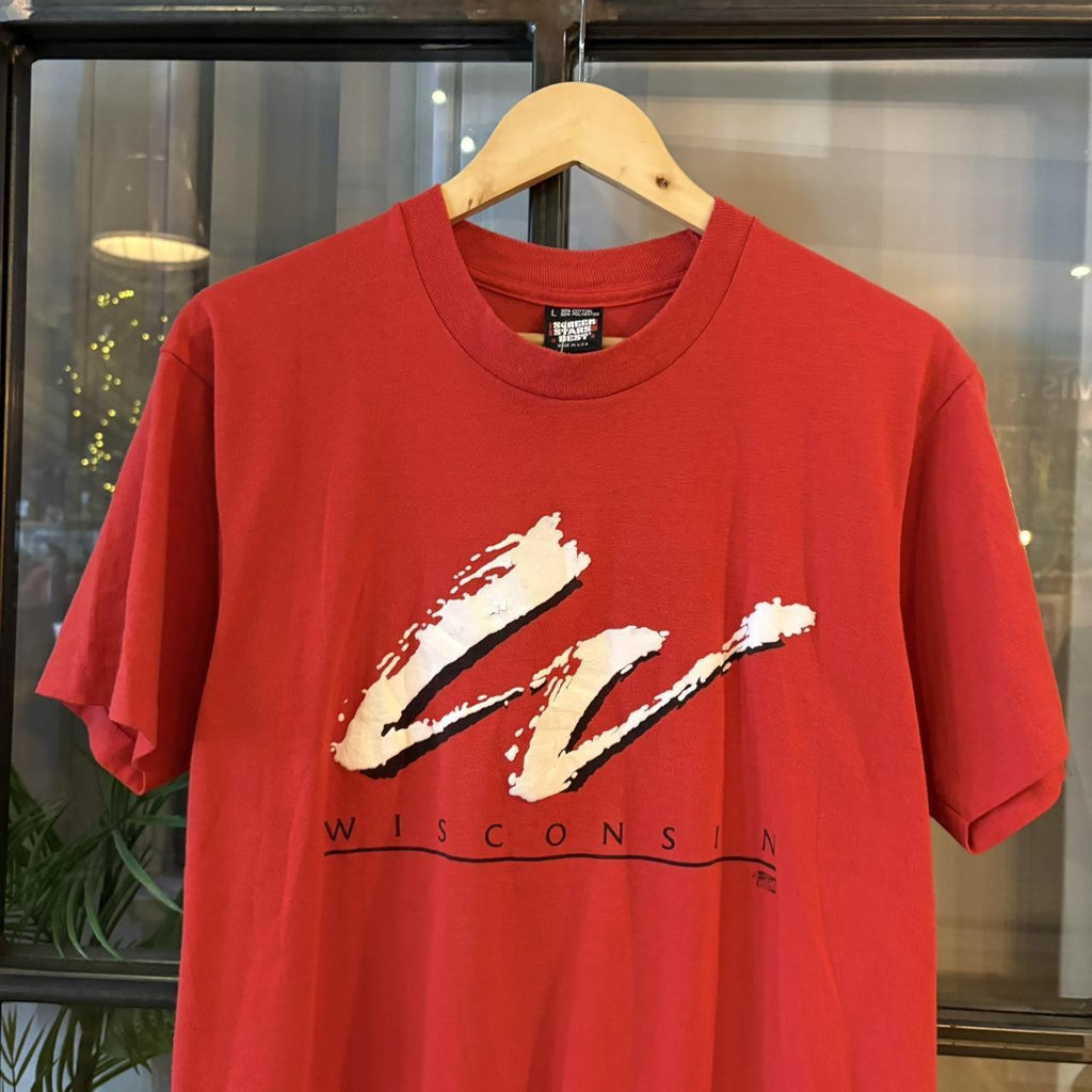 TEE504F - Vintage Retro Essential Red Screen Stars Wisconsin Single Stitch Graphic Print Top Tee T-shirt #90s #graphic #singlestitch #wisconsin #basic