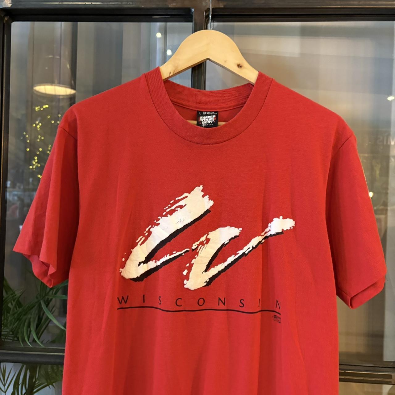TEE504F - Vintage Retro Essential Red Screen Stars Wisconsin Single Stitch Graphic Print Top Tee T-shirt #90s #graphic #singlestitch #wisconsin #basic