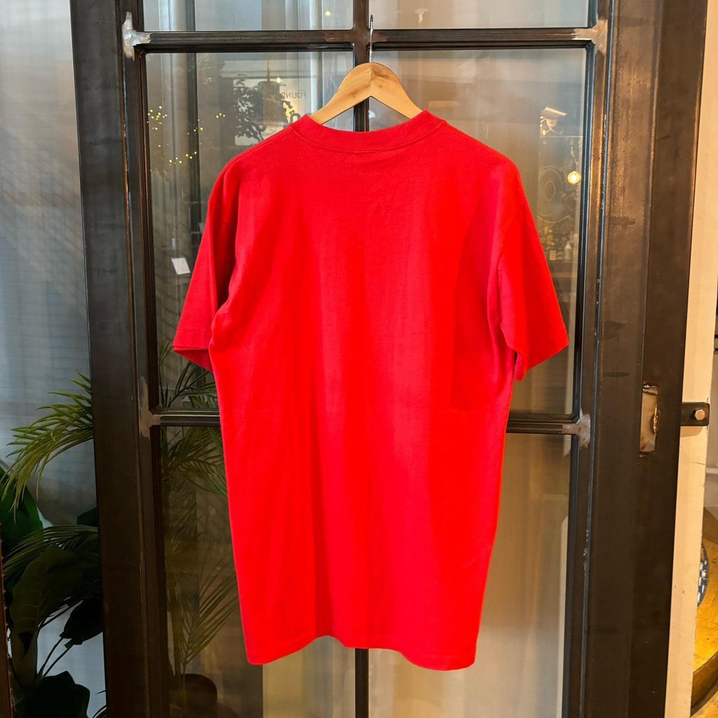 0425A16F - Vintage Retro Essential Red Chicago Illinois University Basketball  Graphic Print Top Tee T-shirt #90s #graphic #top #chicago #basketball