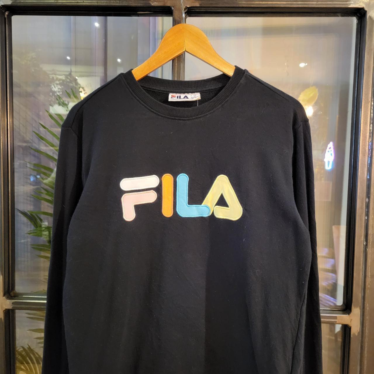 SWT087 - American Vintage retro black multi-colour essential Fila sweatshirt jumper crewneck with logo true vintage Y2K 90s wide boxy fit