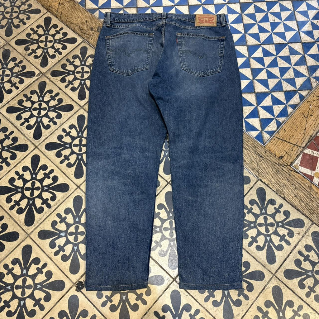 TRW536F - Vintage retro essential Altered Levi’s 505 Tapered Blue Wash Denim Jeans Trousers pants #denim #levis #tapered #levis505 #jeans