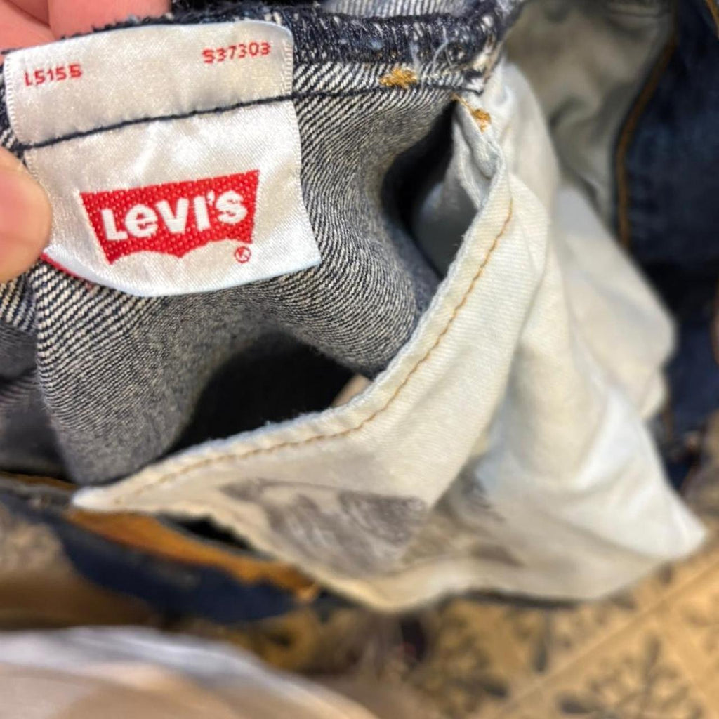 BR2804BB-F - Vintage retro essential  Levi’s 501 Straight Leg Dark Blue Wash Denim Jeans Trousers pants #denim #straightleg #levis501 #levis