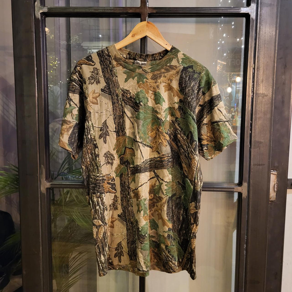 RTT202 - Vintage Retro essential adult mens RealTree Camouflage Khaki Green Brown Field Hunting graphic print Top T-Shirt Tee #hunting #y2k #realtree #camo #utility