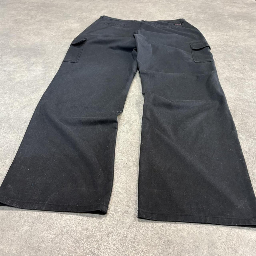 BR1912ZP-U - Vintage retro essential Black Dickies Straight Leg Cargo Trousers pants casual workwear #skater #utility #cargo #straightleg #dickies