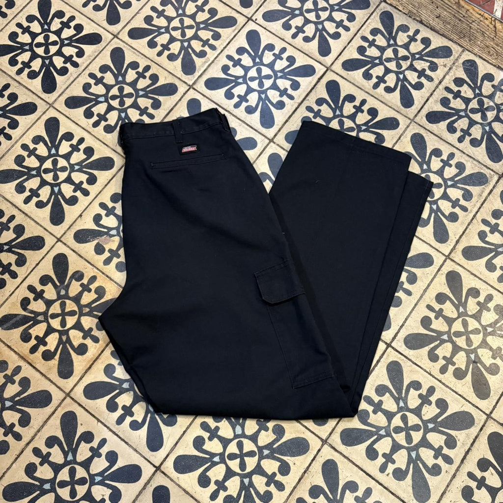 BR1011DU-F - Vintage retro essential  Black Dickies Cargo Trousers pants casual workwear #skater #utility #workwear #cargo #dickies