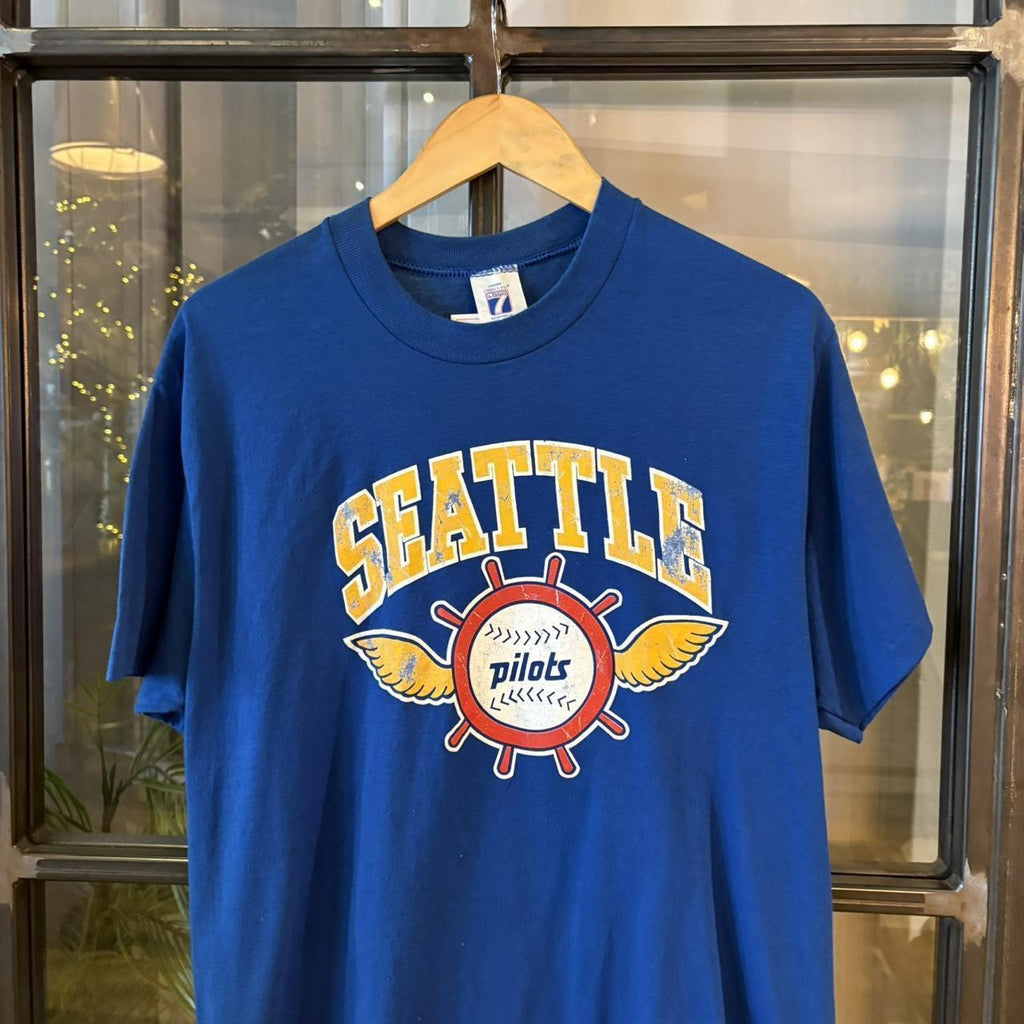 0425A61F - Vintage Retro Essential Blue Seattle Pilots MLB Baseball 90s Logo 7 Tag Single Stitch Top Tee T-shirt #90s #graphic #mlb #baseball #seattle