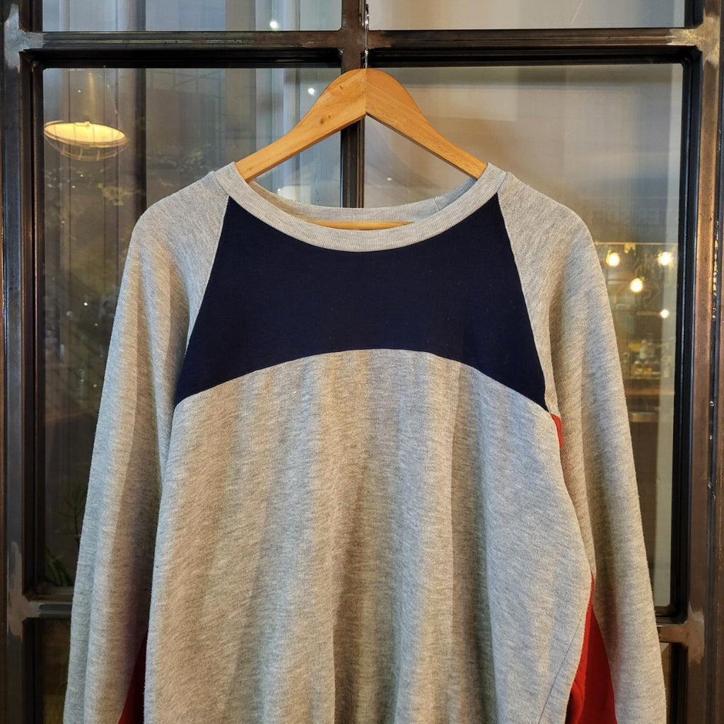 SWT265 - Vintage Retro Essential Adidas Grey Navy Red sweatshirt jumper crewneck 90s wide boxy fit #adidas #sportswear #wideboxy #boxy