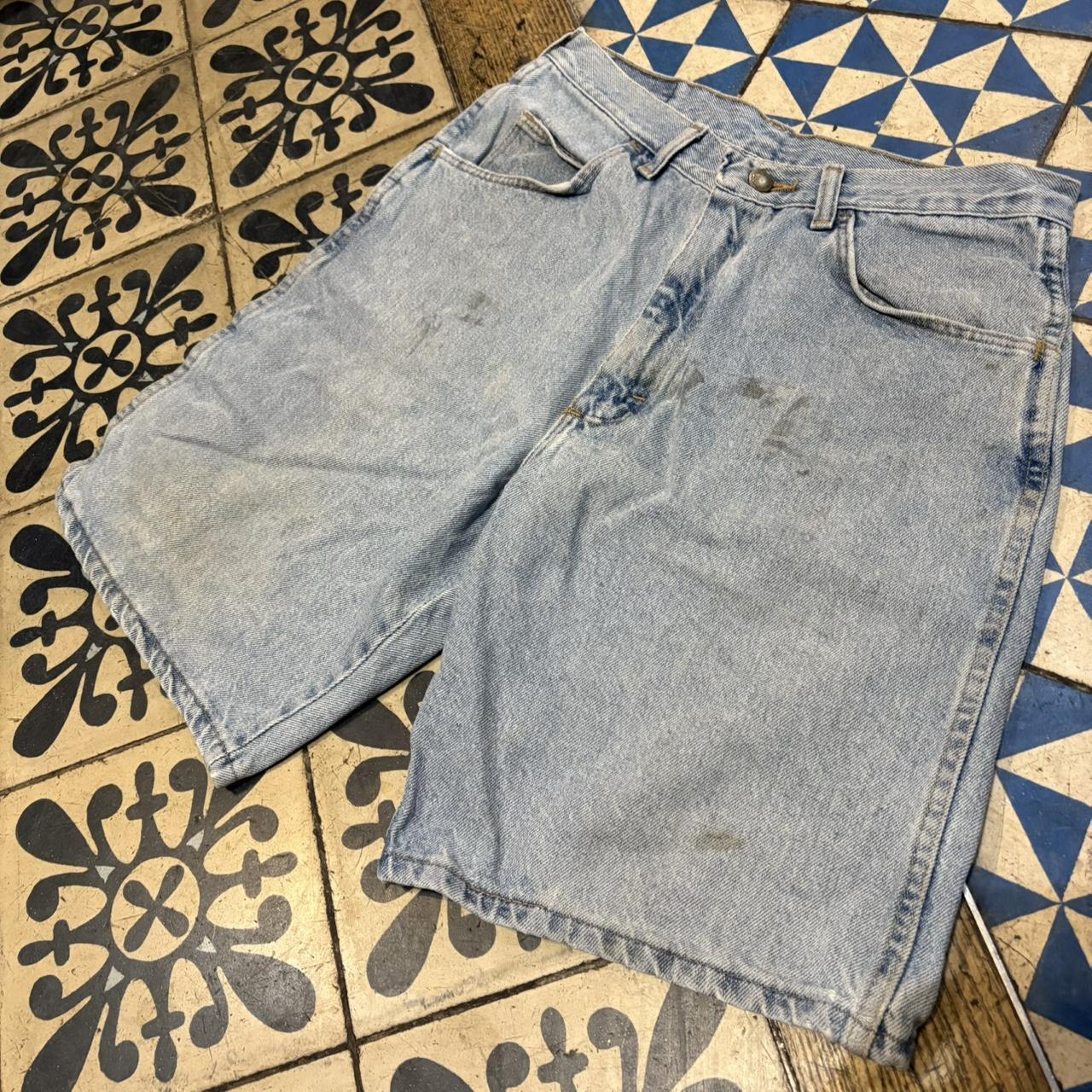 JRT113 - Vintage Retro Essential Wrangler Light Blue Wash Denim Shorts Jorts with detailed patch Logo carpenter workwear #hiphop #90s #jorts #skater #wrangler