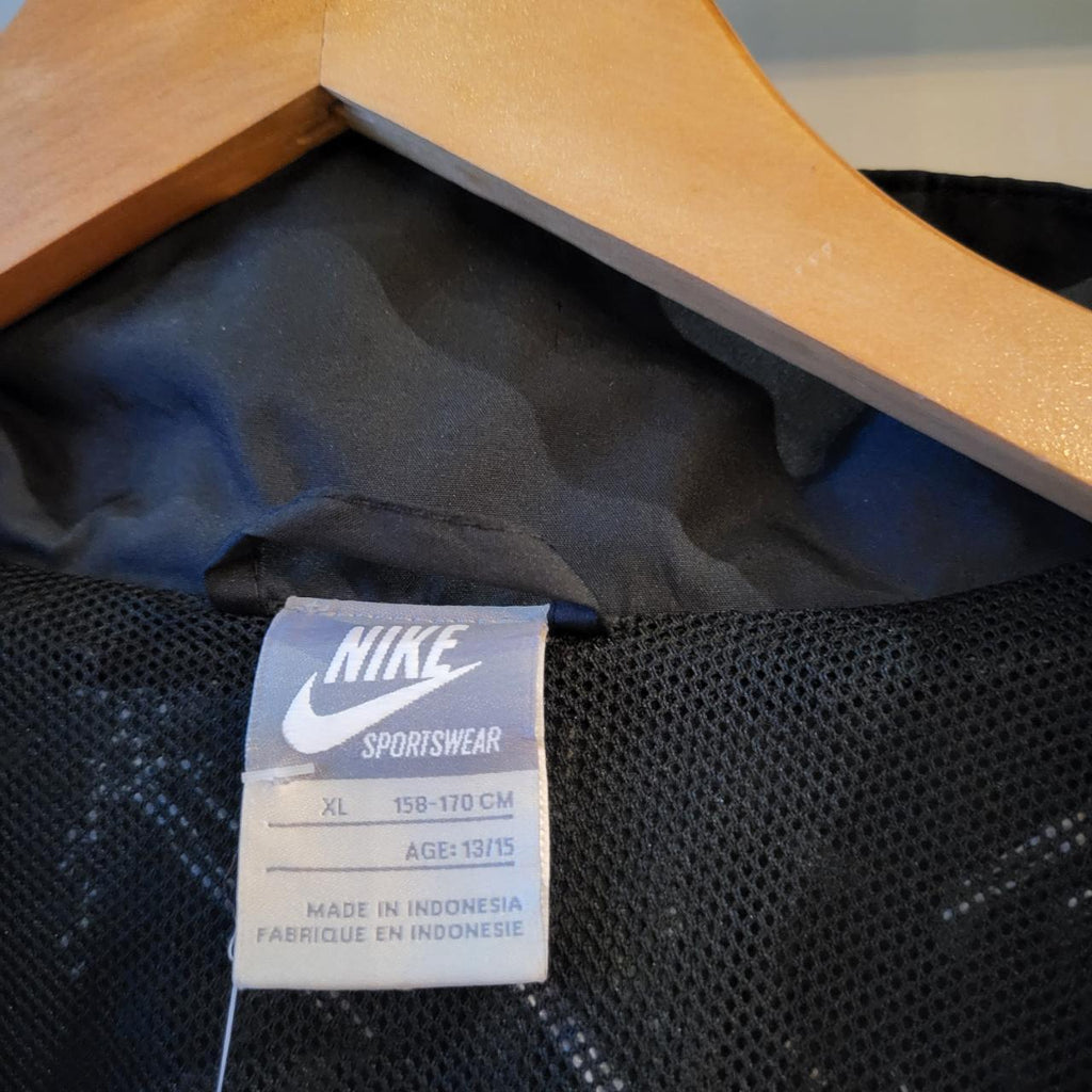 WDB408 - Vintage Retro Nike Air Black Patterned Essential Lightweight Coat Windbreaker Full zip up Jacket #nike #y2k #windbreaker #festival #nikerair