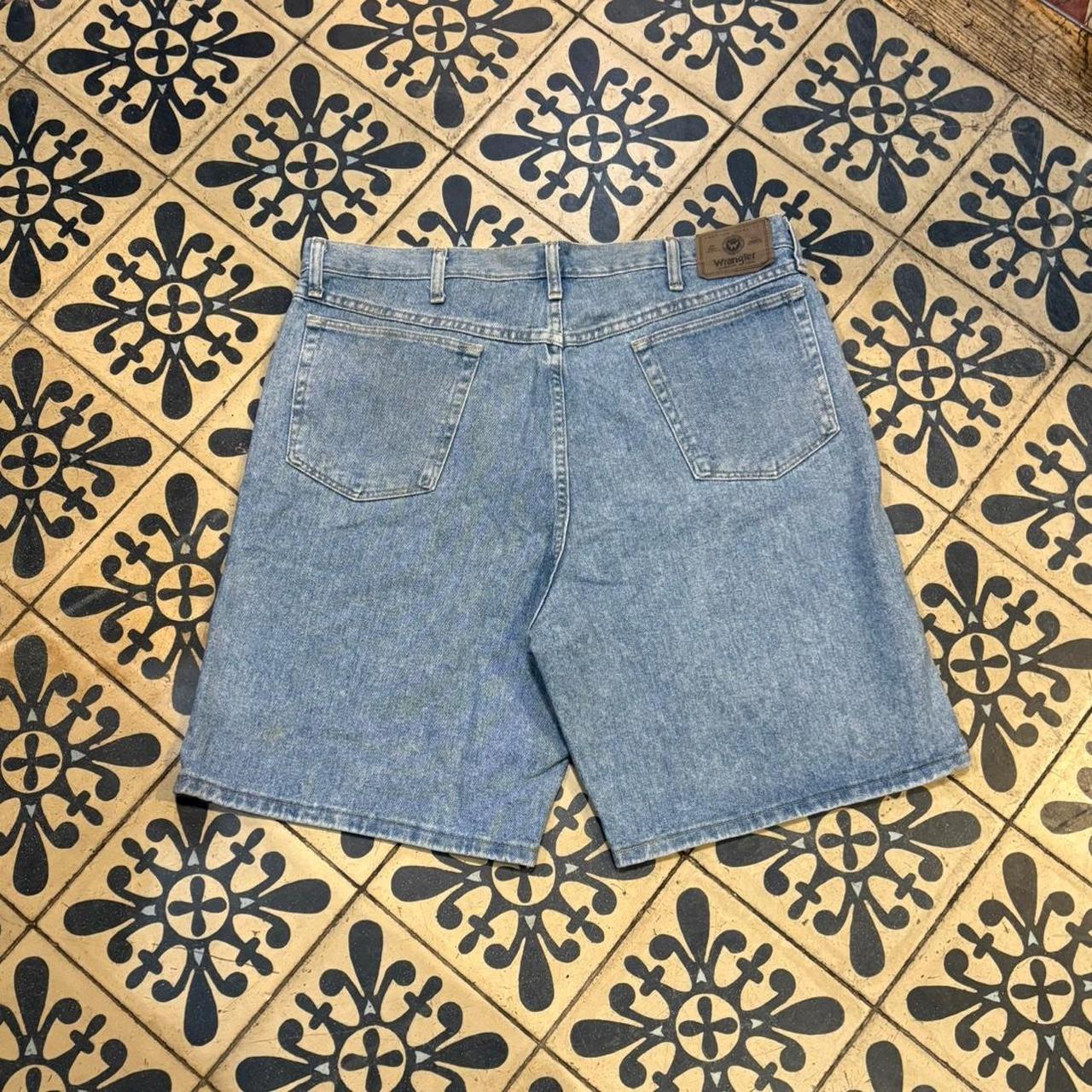 JRT118 - Vintage Retro Essential wrangler Blue Wash Denim Shorts Jorts with detailed patch Logo workwear #hiphop #90s #jorts #skater #wrangler