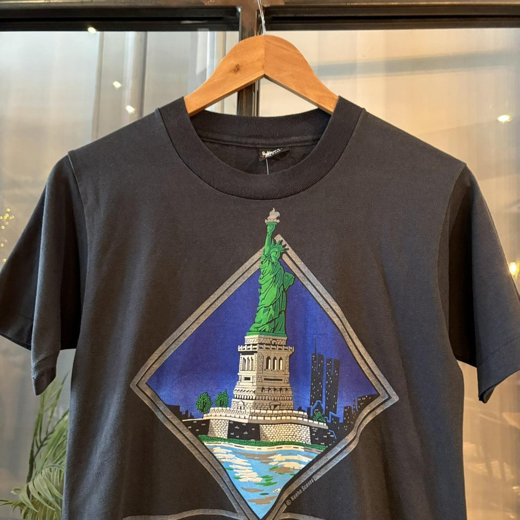 TEE626F - Vintage Retro Essential Black Single Stitch New York City Graphic Print Top Tee T-shirt #90s #graphic #newyork #singlestitch #location