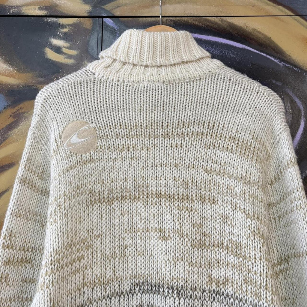 MES1102EH-U - Vintage Retro Essential Cream and Brown O'Neill surfer roll / mock neck sweatshirt crewneck knit Jumper #oneill #knitjumper #90s #surfer #skater