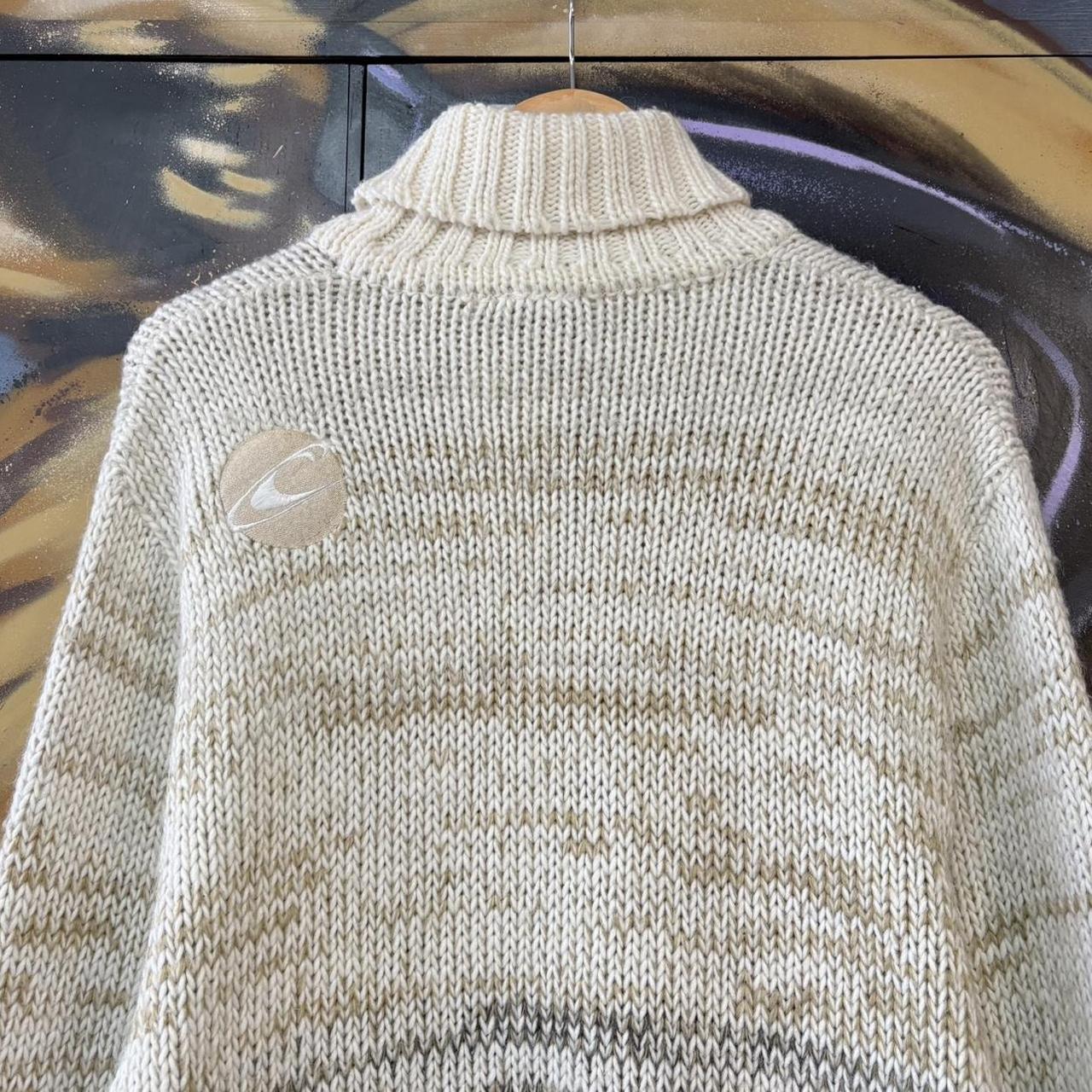 MES1102EH-U - Vintage Retro Essential Cream and Brown O'Neill surfer roll / mock neck sweatshirt crewneck knit Jumper #oneill #knitjumper #90s #surfer #skater