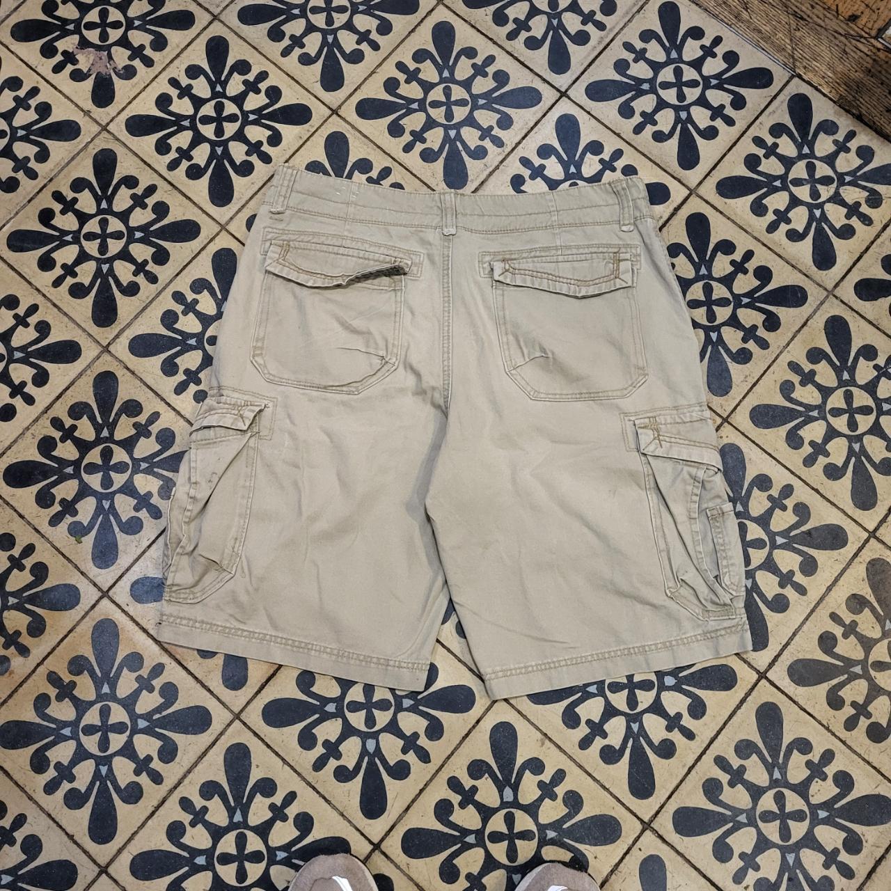 JRT221 - Vintage Retro Unionbay Beige Cargo Shorts Jorts with detailed embroidered Logo graphic carpenter workwear #y2k #hiphop #jorts #caprenter #cargo