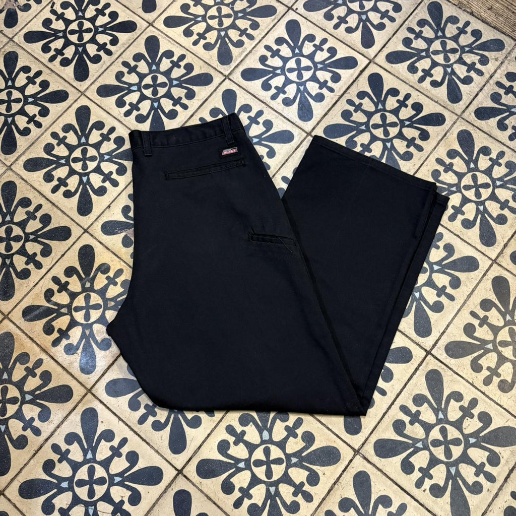BR1011CX-F - Vintage retro essential Black Dickies Straight Leg Trousers pants casual workwear #skater #utility #workwear #straightleg #dickies