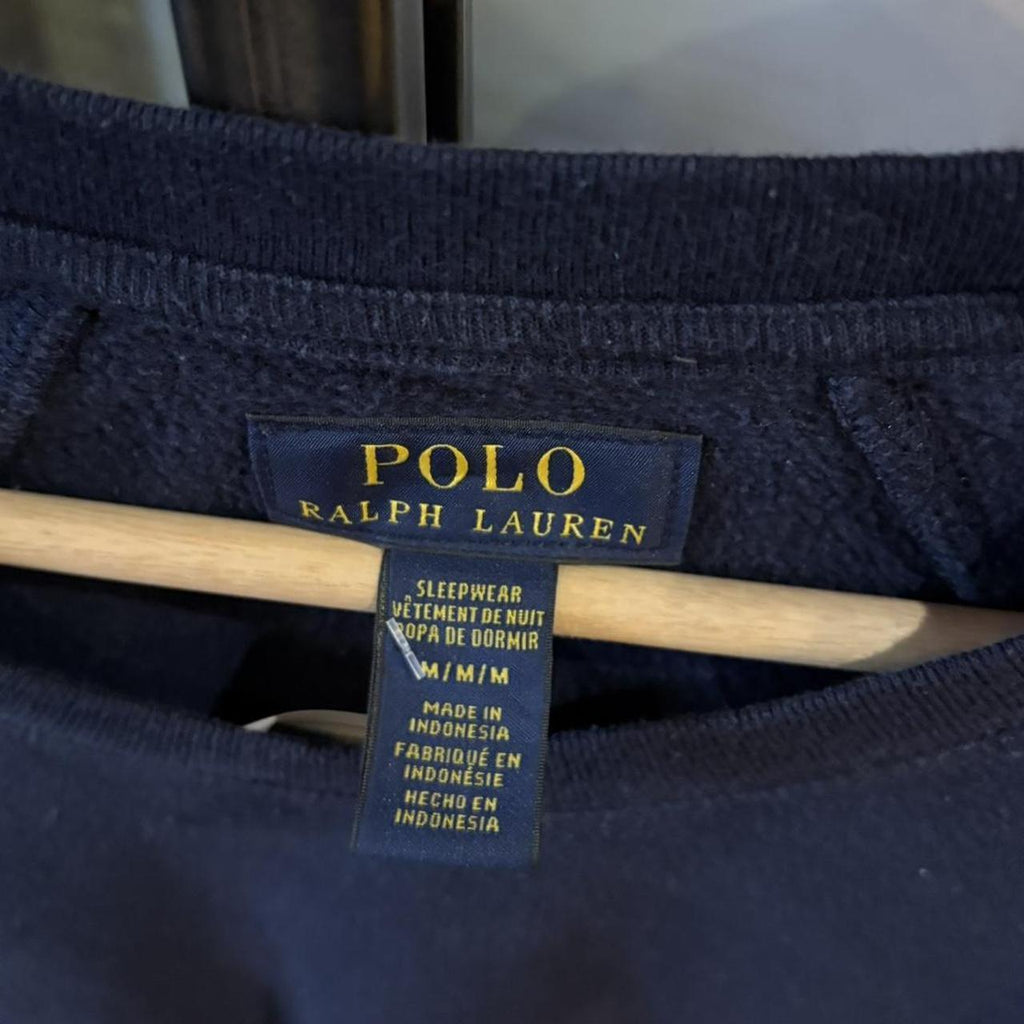 MA2207FM - Vintage Retro Essential Polo Ralph Lauren Navy Raglan Jumper Sweatshirt with print logo #raglan #oldmoney #y2k #ralphlauren #sportewear
