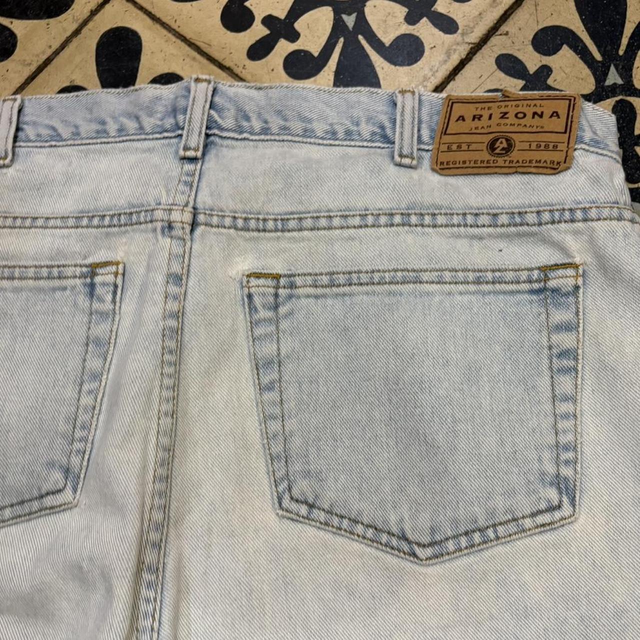 MA0503X-U - American Vintage Retro Essential Arizona Light Blue Wash Denim Relaxed Fit Shorts Jorts with detailed patch Logo hip hop baggy wide leg 90s 00s y2k grunge streetwear style workwear #hiphop #90s #jorts #skater #lightwash