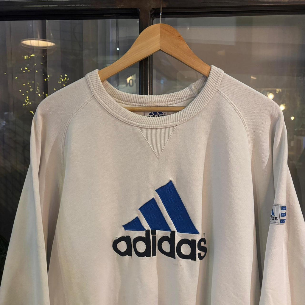 VIN030EF - Vintage Retro Essential White Adidas Raglan Jumper Sweatshirt with large centre embroidered logo #90s #sportswear #essential #y2k #adidas