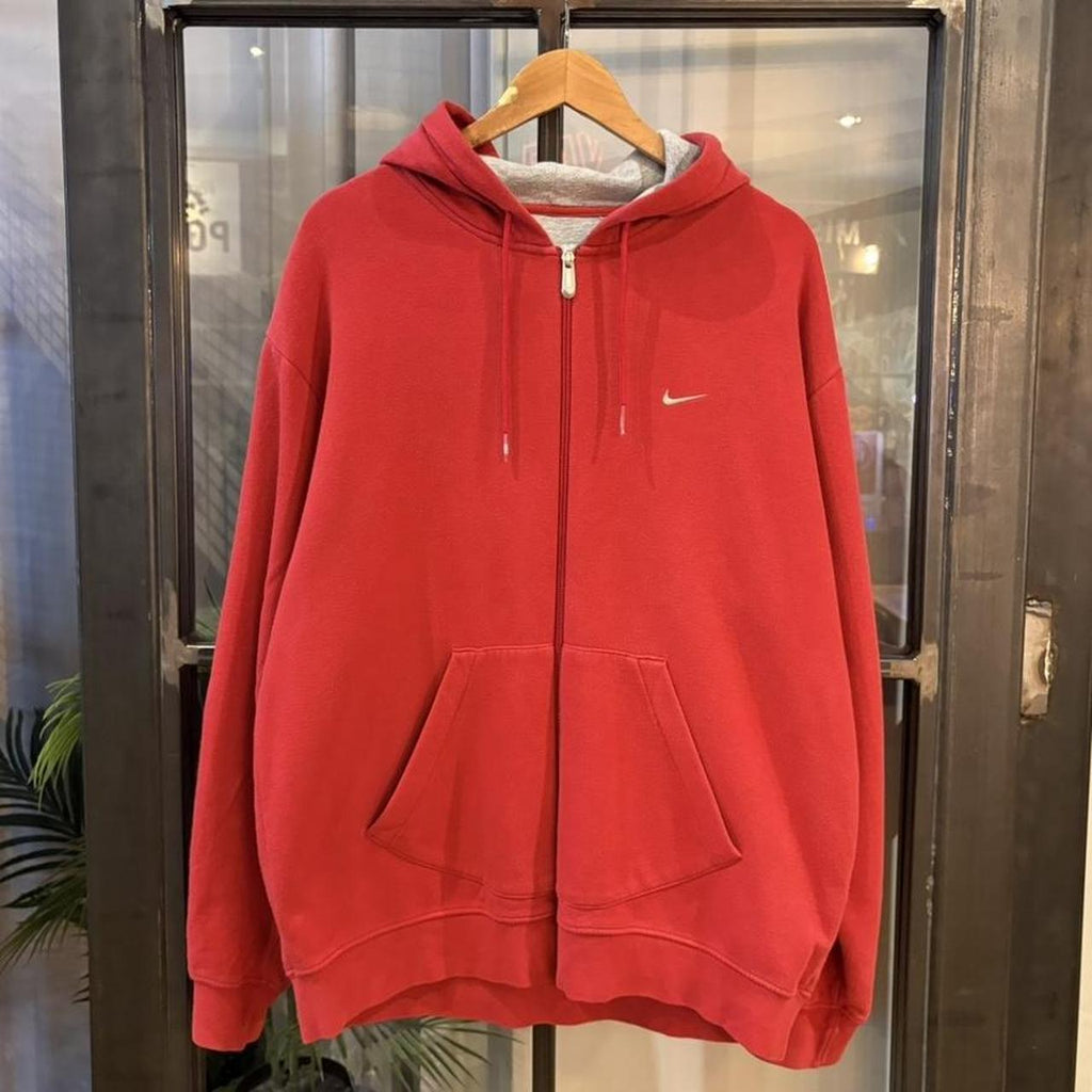 MA0109DT-F - Vintage Retro Essential Red Nike Full Zip Sweatshirt Hoodie with embroidered swoosh logo #90s #sportswear #essential #nike #y2k