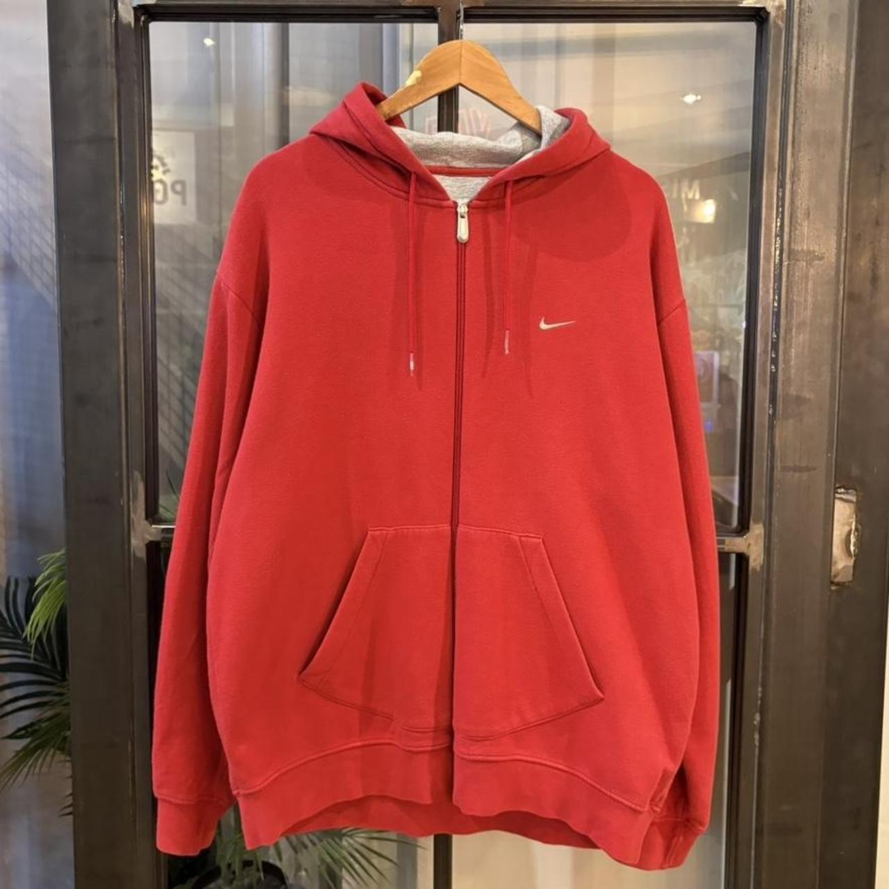MA0109DT-F - Vintage Retro Essential Red Nike Full Zip Sweatshirt Hoodie with embroidered swoosh logo #90s #sportswear #essential #nike #y2k