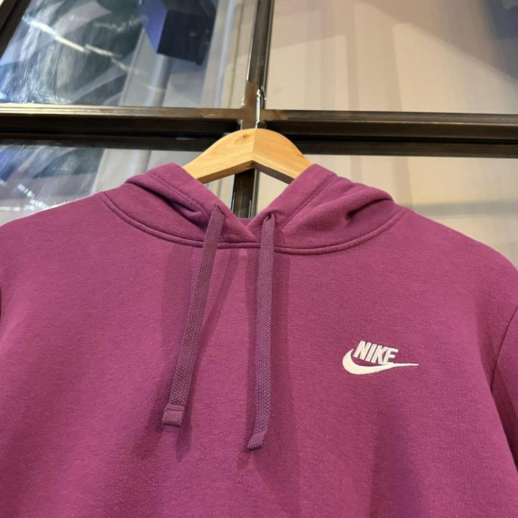 Vintage Retro Essential Pink Nike Sweatshirt Hoodie with embroidered swoosh logo #90s #sportswear #essential #nike #y2k