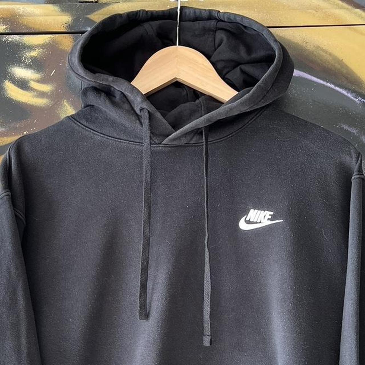 Nike Essential Small Embroidered Logo Hoodie