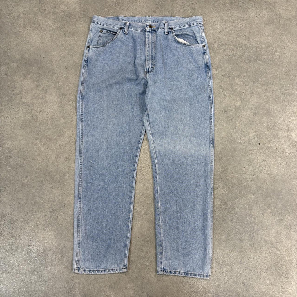 Vintage Wrangler Jeans Mens 38x30 Light Wash Denim Wash Straight Leg Trousers Cowboy Western USA 90s Y2K
