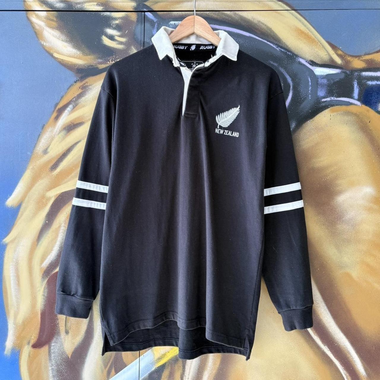 CP2504D-U - Vintage Retro Essential NZ New Zealand All Blacks Collared Rugby Union Longsleeve Home Jersey Shirt top  with embroidered logo striped sleeves #sportswear #rugby #newzealand #jersey #allblacks