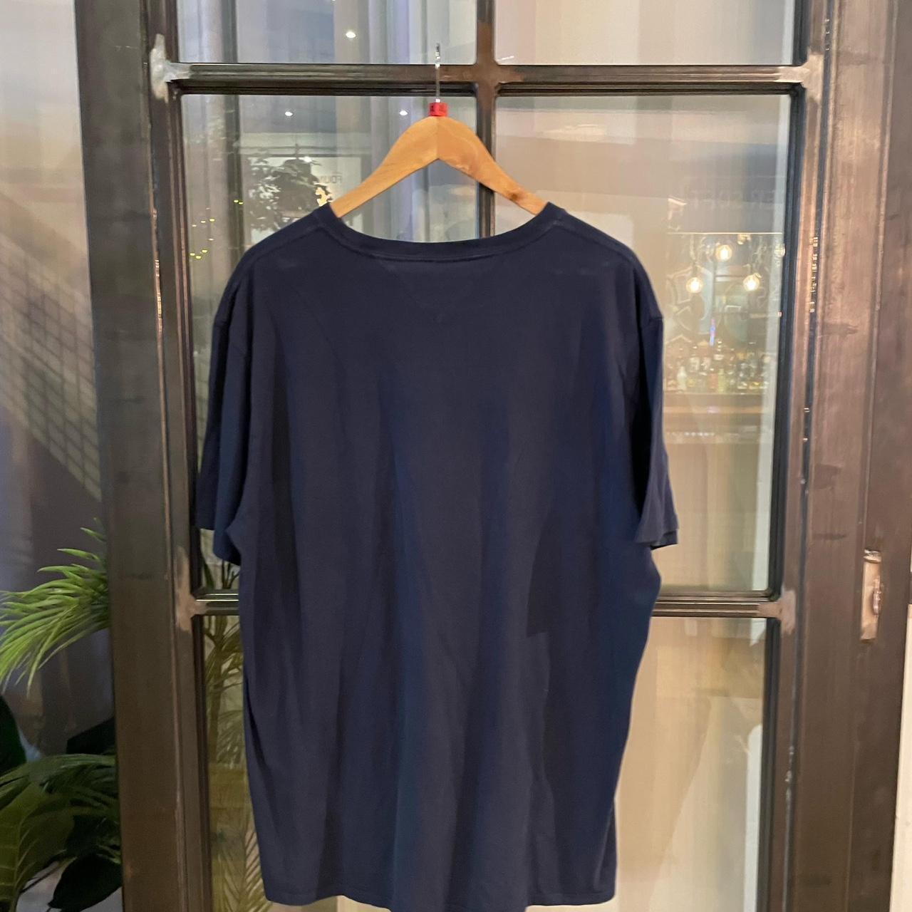 1224F43P - Vintage Retro Essential Navy Tommy Hilfiger Logo Spellout Graphic Print Top Tee T-shirt #90s #graphic #top #essential #tommy