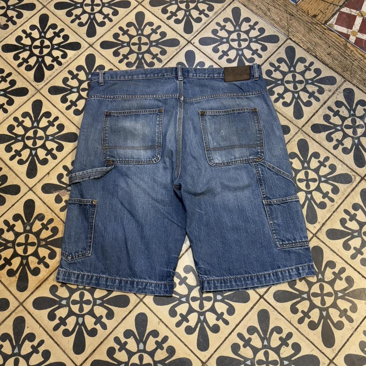 JRT1125P - American Vintage Retro Essential Denver Hayes Blue Wash Denim Shorts Jorts with detailed patch Logo hip hop baggy wide leg 90s 00s y2k grunge streetwear style workwear #hiphop #90s #jorts #skater #denverhayes