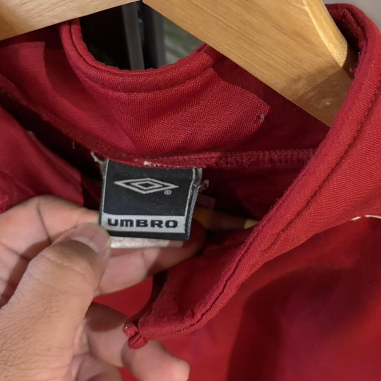 MA2207JG-P - Vintage Retro Essential Red Umbro 1/4 Zip Fleece Jumper Sweatshirt with embroidered chest and sleeve logo #90s #sportswear #essential #y2k #umbro