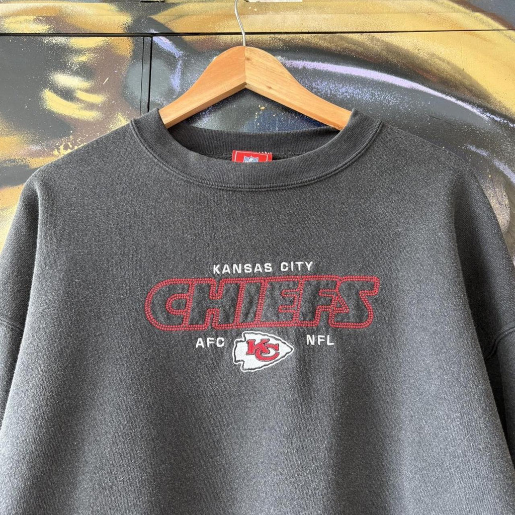 Vintage Kansas City Chiefs Sweatshirt Mens XL Black NFL American Football Jumper USA 90s Y2K