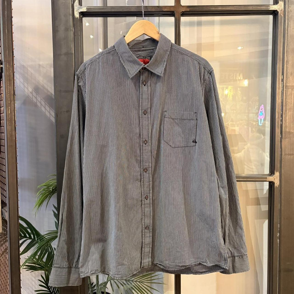 Vintage Quiksilver Shirt Mens XL Striped Button Up Long Sleeve Skate Surf Y2K Grunge Minimal Pocket Logo Streetwear Skater Casual 90s