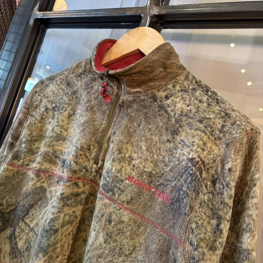 0225H66BR - - Vintage Retro Essential Realtree Camouflage Khaki Green Brown Field Hunting graphic print Sweatshirt 1/4 zip fleece #realtree #hunting #camo #utility