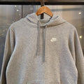 0325G91UF-P - Vintage Retro Essential Grey Nike Sweatshirt Hoodie with embroidered swoosh spell out logo #90s #sportswear #essential #nike #y2k