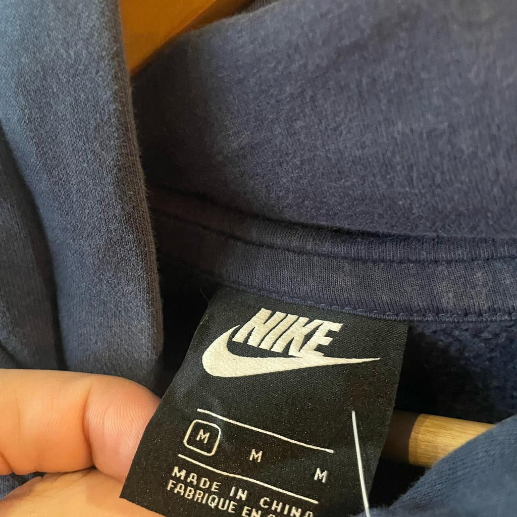 0325I05P - Vintage Retro Essential Navy Nike Sweatshirt Hoodie with swoosh embroidered logo #90s #sportswear #essential #nike #y2k