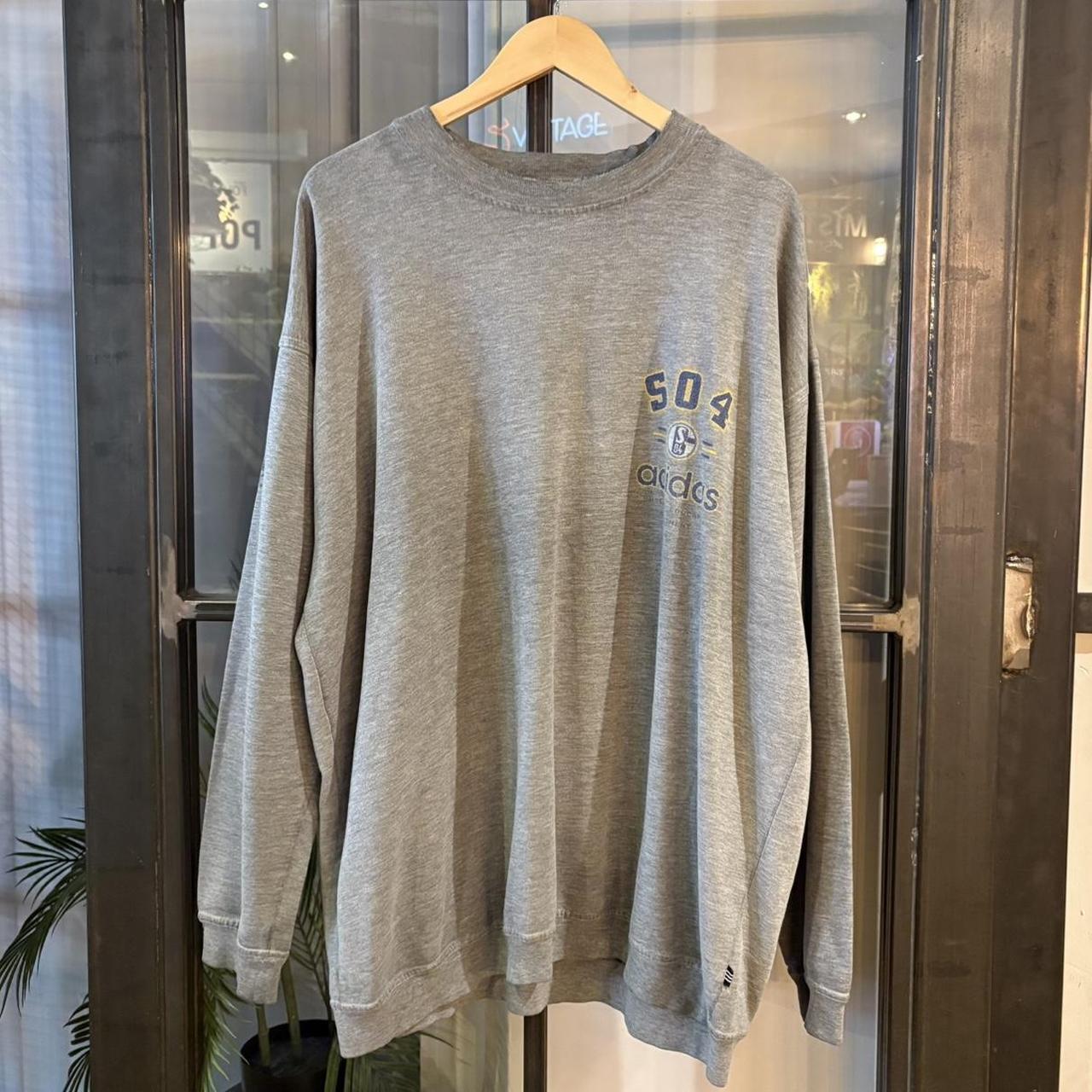 SWT673F - Vintage Retro Essential Grey FC Schalke Adidas Physical Education Department Crewneck Jumper Sweatshirt with print logo #90s #sportswear #football #fcschalke #bundesliga