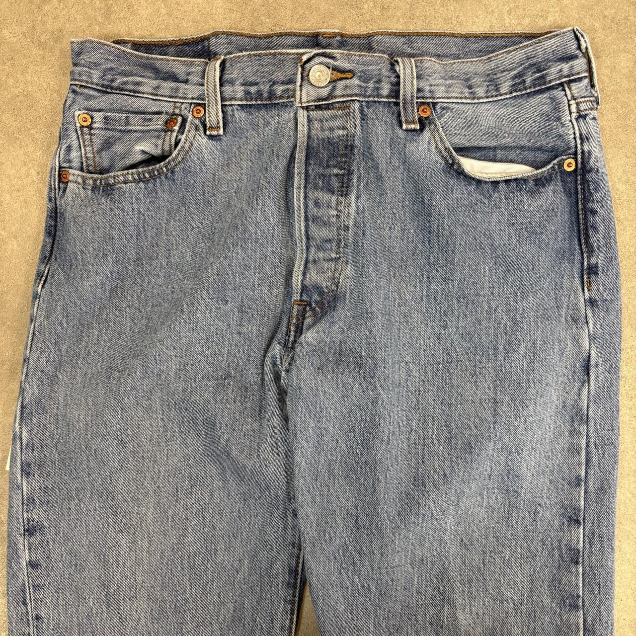 Vintage Levi's 501 Jeans Mens 34x32 Mid Blue Denim Wash Straight Leg Trousers Cowboy Western USA 90s Y2K