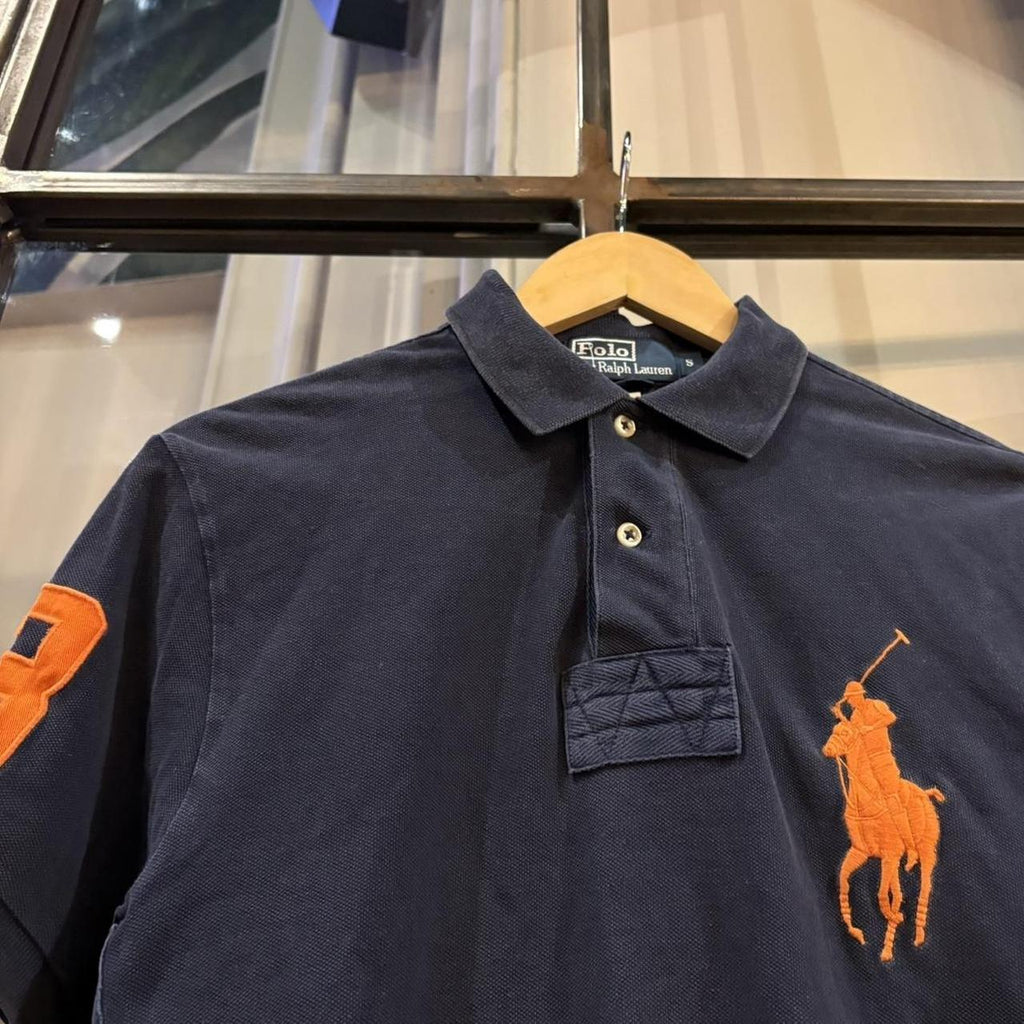 MES2811BT-F - Vintage Retro Ralph Lauren Navy Polo Shirt Short Sleeve collared button up top with Orange embroidered big logo and number 3  #Y2K #preppy #chiefkeef #oldmoney #ralphlauren