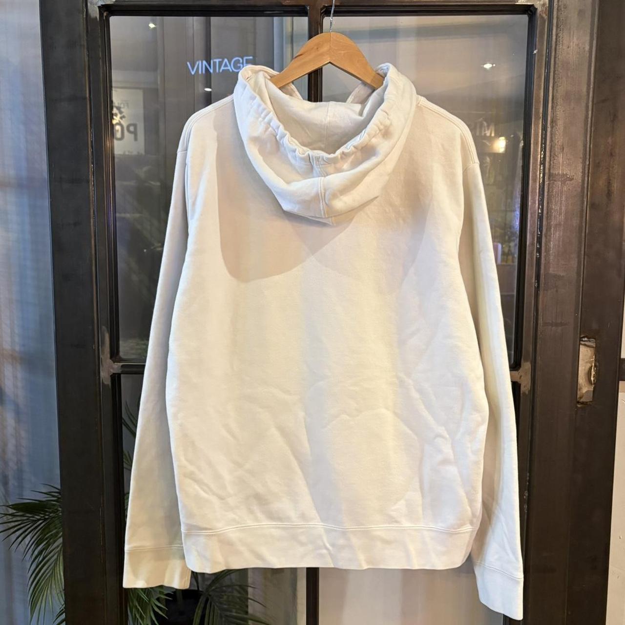 SWT704F - Vintage Retro Essential White Champion Sweatshirt Hoodie with embroidered logo #90s #sportswear #essential #champion #y2k