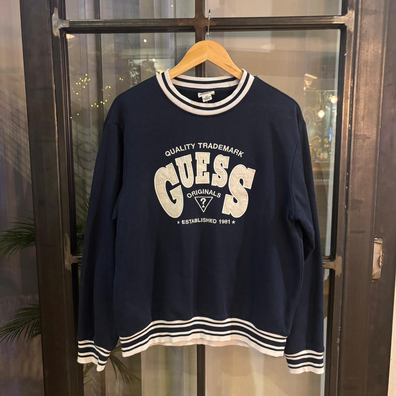 SWT641F - Vintage Retro Essential Navy Y2K Guess Crewneck Jumper Sweatshirt with embroidered patch logo #90s #sportswear #essential #y2k #guess