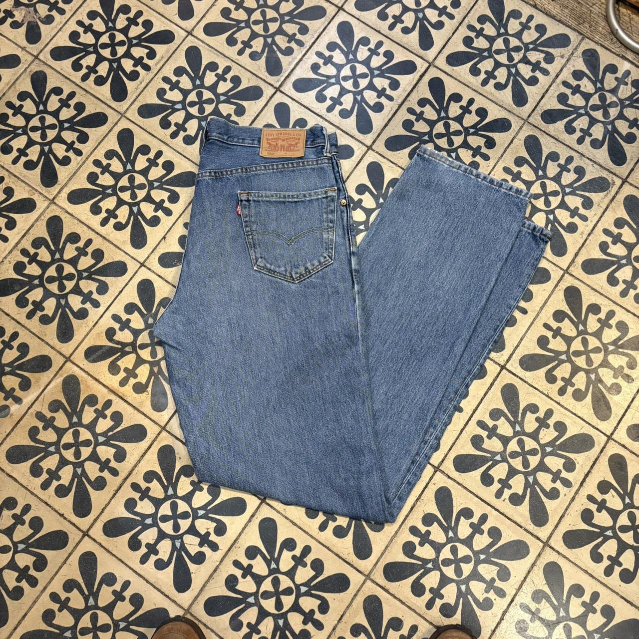 0325F46F - Vintage retro essential Levi’s Blue Wash Denim relaxed fit Jeans Trousers pants casual  #denim #fit #levis #levis550 #relaxedfit