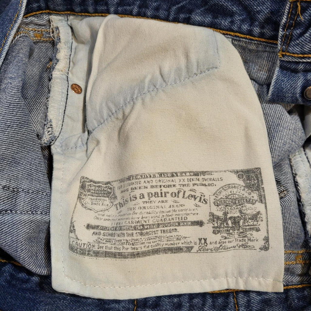 TRW330-P - Vintage retro essential Baggy Overszied Levi's 501 Blue Wash Denim Jeans Trousers pants with embroidered label carpenter casual workwear wide leg skate 90s Y2K style #Baggy #hiphop #skater #carpenter #