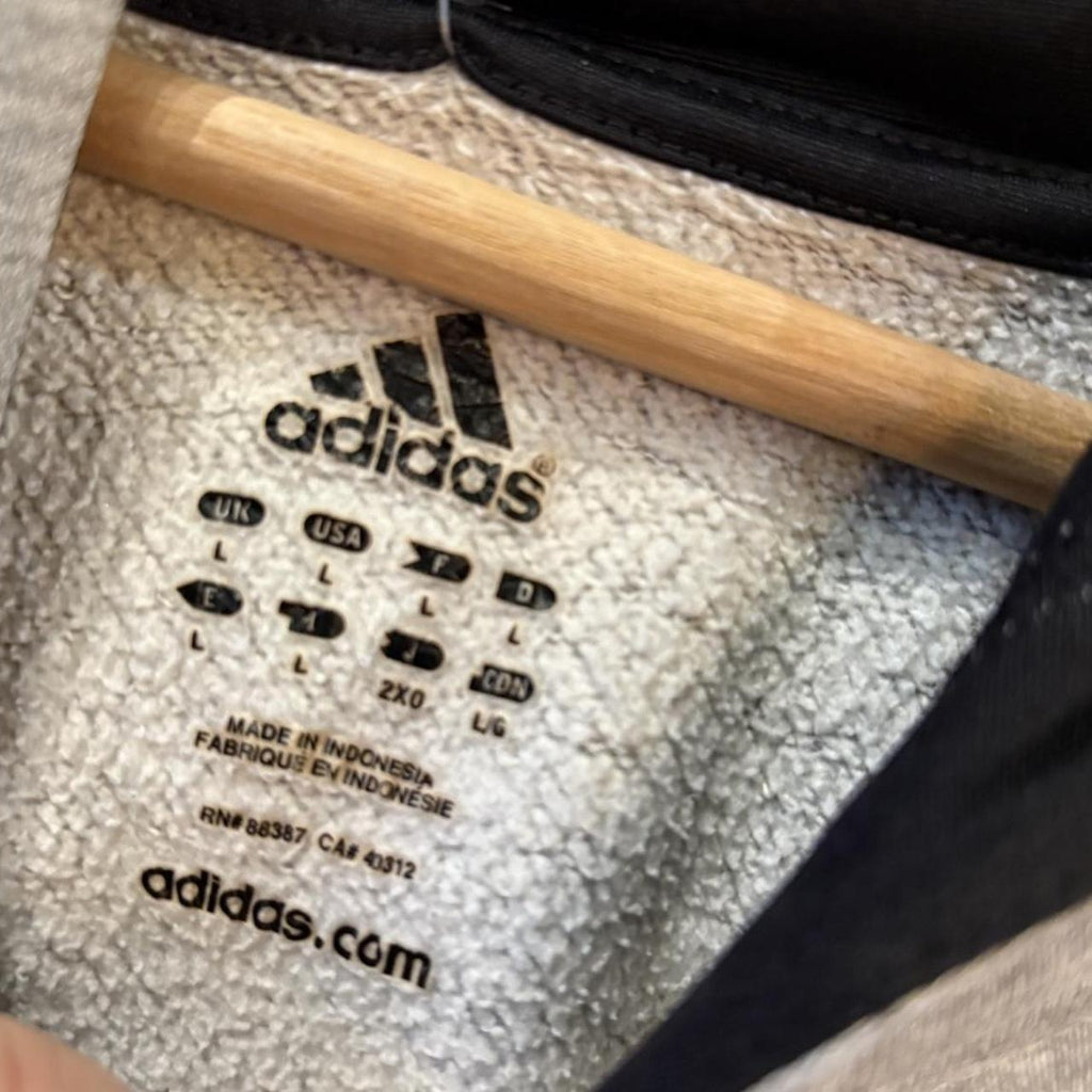 MA0109FL-P - Vintage Retro Essential Grey Adidas Sweatshirt Hoodie with embroidered big centre logo #90s #sportswear #essential #adidas #y2k