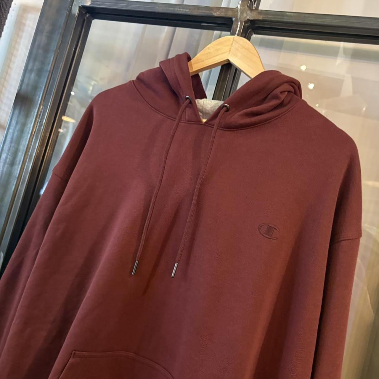 1224A46F - Vintage Retro Essential Champion Maroon Sweatshirt Hoodie with small embroidered logo #90s #sportswear #essential #champion #y2k