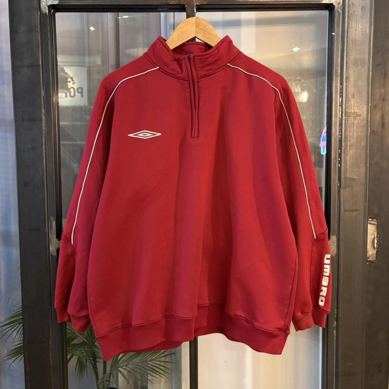 MA2207JG-P - Vintage Retro Essential Red Umbro 1/4 Zip Fleece Jumper Sweatshirt with embroidered chest and sleeve logo #90s #sportswear #essential #y2k #umbro
