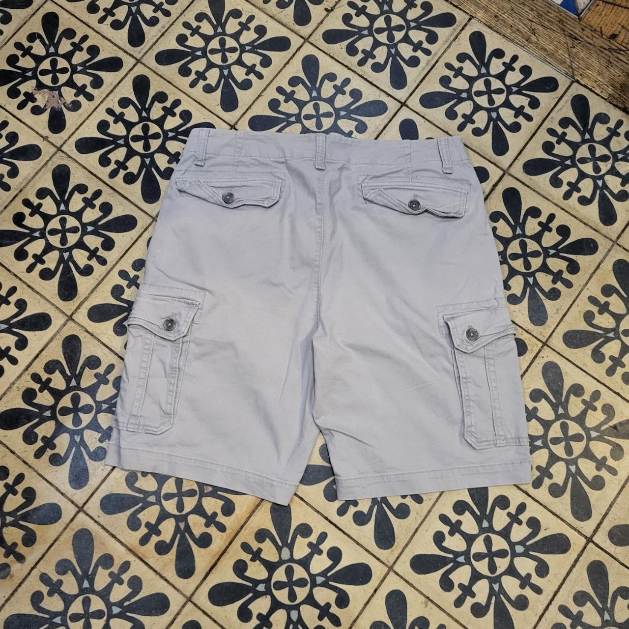 JRT011 - Vintage Retro Old Navy Light Grey Oversized Baggy Cargo Shorts Jorts with detailed embroidered Logo graphic carpenter workwear Old School Hip Hop skate grunge faded 90s Y2K style