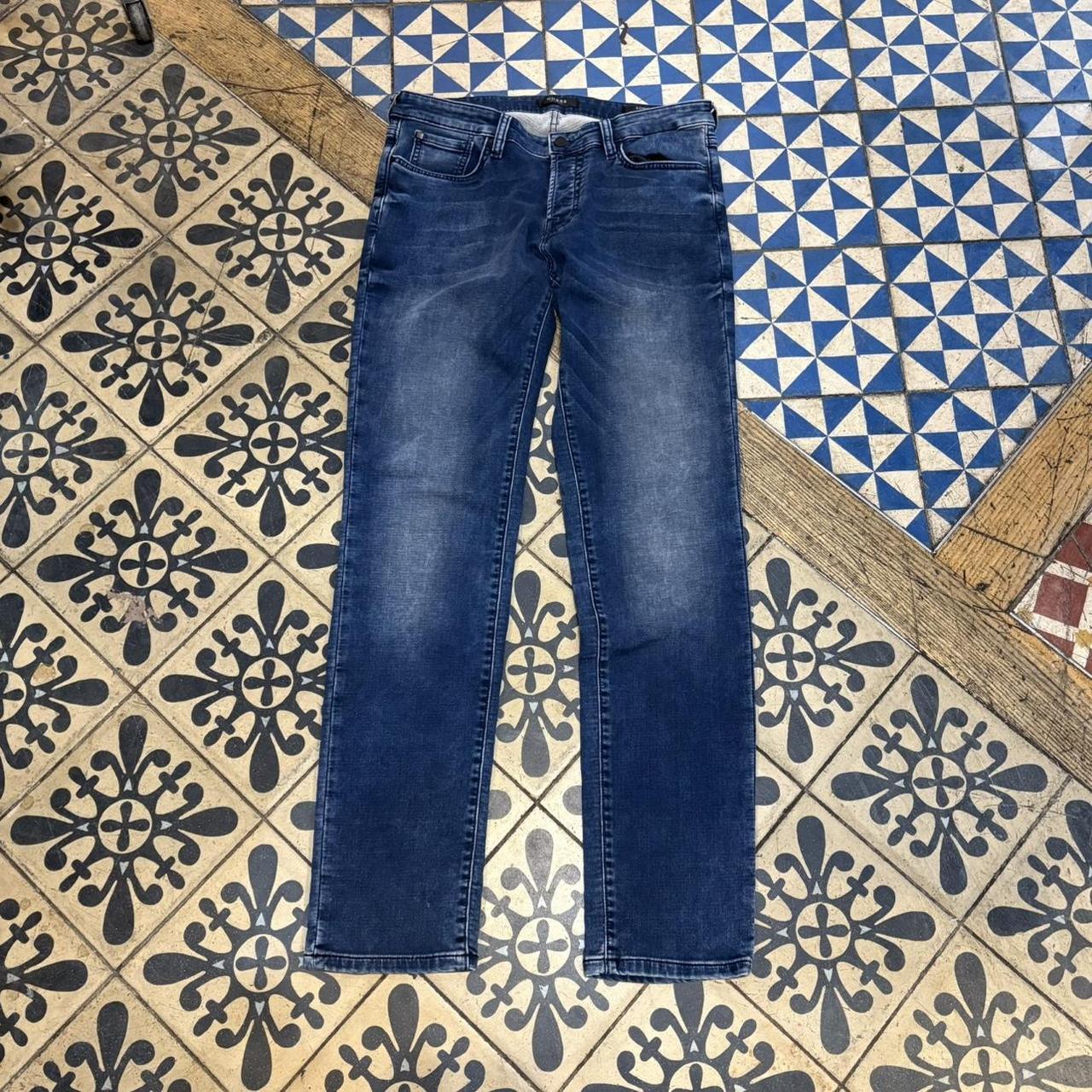 TRW429F - Vintage retro essential Guess Bkue Wash Denim Slim Tapered Sonny Jeans Trousers pants #denim #denimjeans #guess #y2k