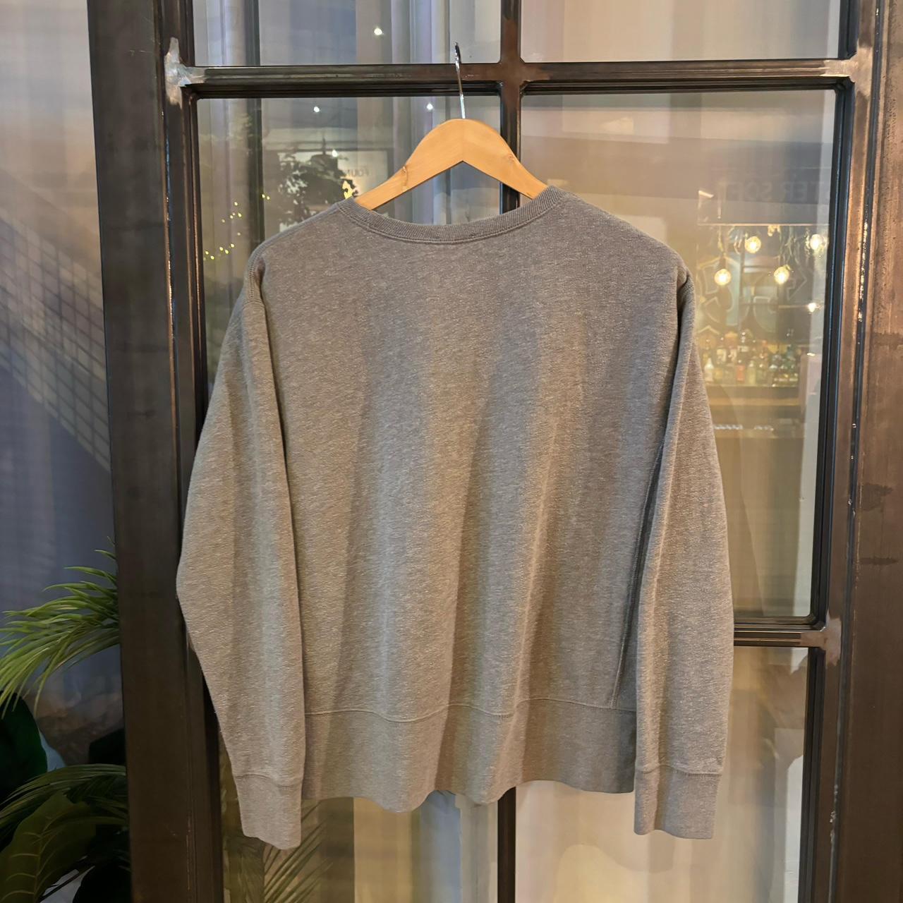 0225A21P - Vintage Retro Essential Grey Polo Ralph Lauren Crewneck Jumper Sweatshirt with embroidered logo #90s #preppy #poloralphlauren #oldmoney #smartcasual